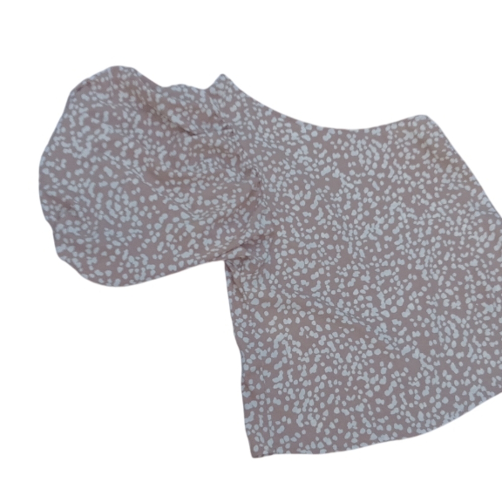 Gilli Tan and White Patterned Top